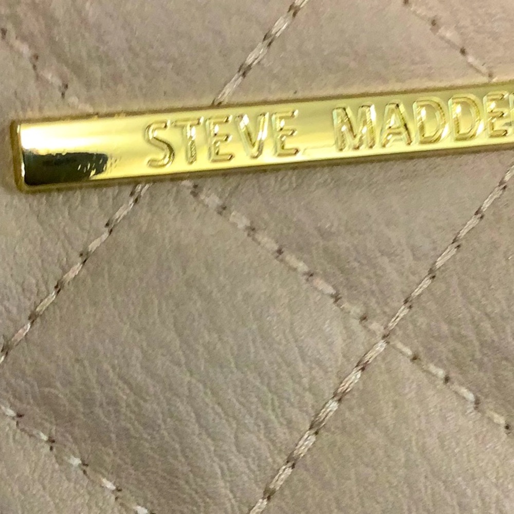 Steve Madden pocket book cream